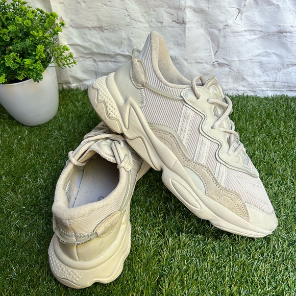 ADIDAS OZWEEGO SHOES men size 8.5 Bliss/ Bliss / Bliss/gently used - Picture 13 of 16